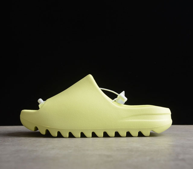 adidas originals Yeezy Slide Glow Green 潮流 拖鞋 荧光绿 2022 颗粒纹 雾面 椰子 半拖 Size (US4 3