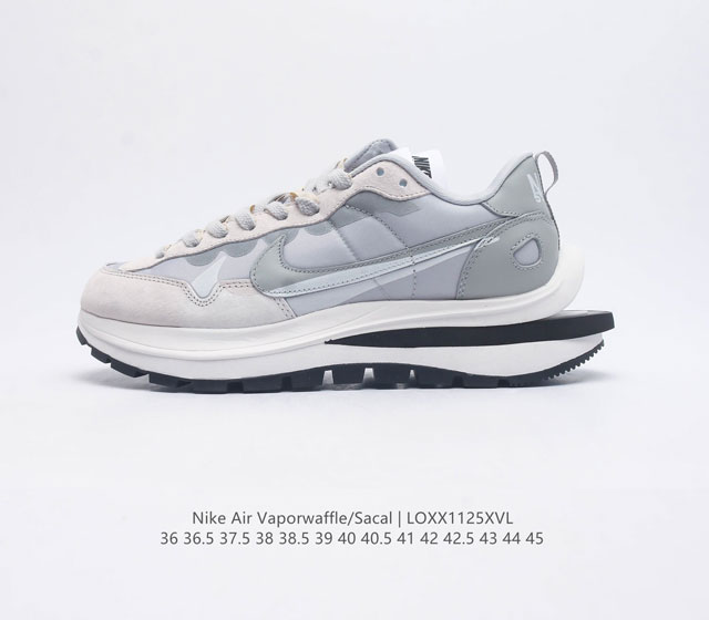 耐克 Sacai X Nike Vaporwaffle 华夫三代3.0 走秀重磅联名 鞋款由pegasus与vaporfly两款鞋型的设计元素共同构建 鞋身材质