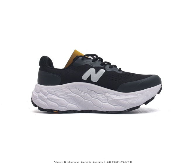 新百伦 [New Balance] Fresh Form 男女士运动鞋 厚底增高跑鞋 这款跑鞋不仅有着以大数据为基础的fresh Foam虎蜂大底 还有着独创的