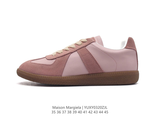 公司级 Maison Martin Margiela 马丁 马吉拉 德训休闲板鞋 牛皮革柔软细腻的特点与麋鹿皮的绒毛质感相结合 使其既有超高的柔软舒适度 又同时
