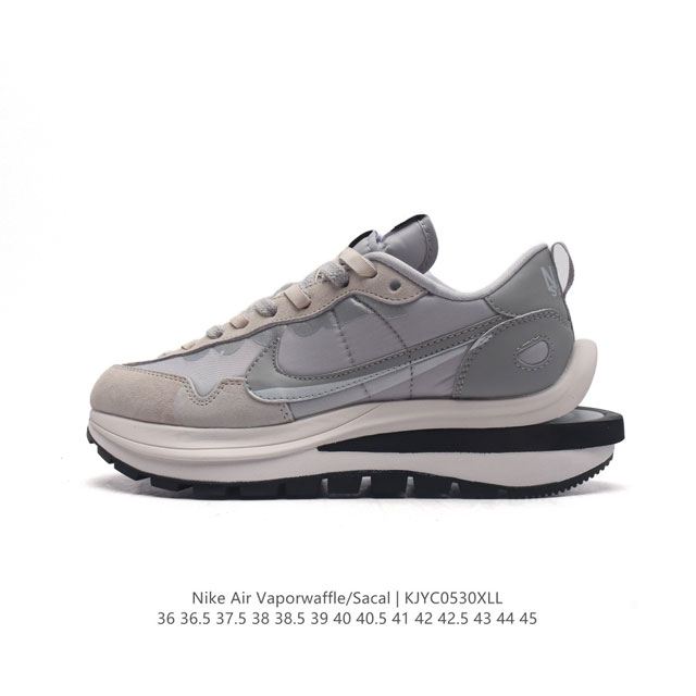 耐克 Sacai X Nike Vaporwaffle 华夫三代3.0 走秀重磅联名款运动鞋 。鞋款由pegasus与vaporfly两款鞋型的设计元素共同构建 - 点击图像关闭