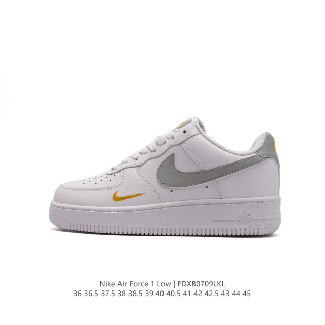 二层皮 耐克 Nike Air Force 1 '07 空军一号男女子运动鞋复古篮球鞋，巧妙结合复古美学和新潮魅力，旨在致敬 40 年来风靡世界的元年款篮球鞋。