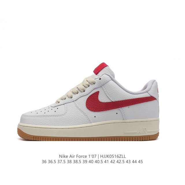 耐克 Nike Air Force 1 '07 Low 空军一号含气垫 低帮百搭厚底增高休闲运动板鞋。柔软、弹性十足的缓震性能和出色的中底设计，横跨复古与现代的