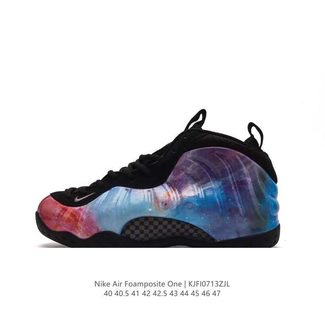 耐克nike Air Foamposite One 时尚运动鞋潮篮球鞋，是一双内场的后卫战靴，97年1月份首期发行，使用foamposite一次成型的喷塑鞋面， - 点击图像关闭