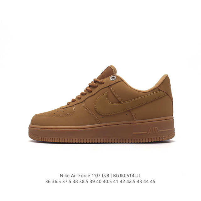 耐克 Nike Air Force 1 '07 Low 空军一号含气垫 低帮百搭厚底增高休闲运动板鞋。柔软、弹性十足的缓震性能和出色的中底设计，横跨复古与现代的