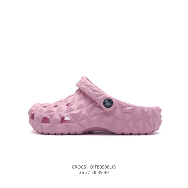 Crocs 沙滩洞洞鞋 女休闲厚底增高凉拖鞋 卡骆驰杨幂同款 厚底增高凸显大长腿沙滩鞋 选择尺码时 建议选大一码 脚感更舒适 这款没有鞋盒 类型：女鞋 尺码：3 - 点击图像关闭