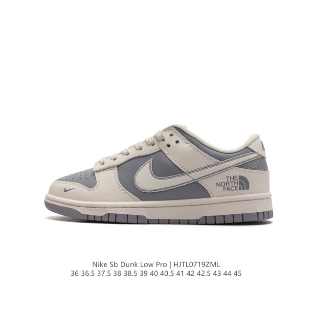 耐克 Nike Dunk Low Retro 运动鞋复古板鞋 北脸 北面 联名。作为 80 年代经典篮球鞋款，起初专为硬木球场打造，后来成为席卷街头的时尚标杆， - 点击图像关闭